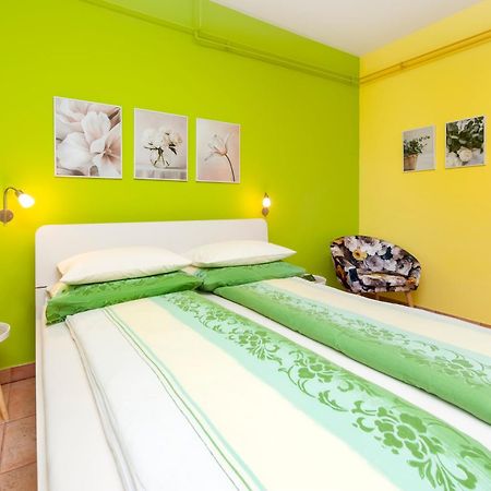 רוביני Apartments Erik B&B Adults Only מראה חיצוני תמונה