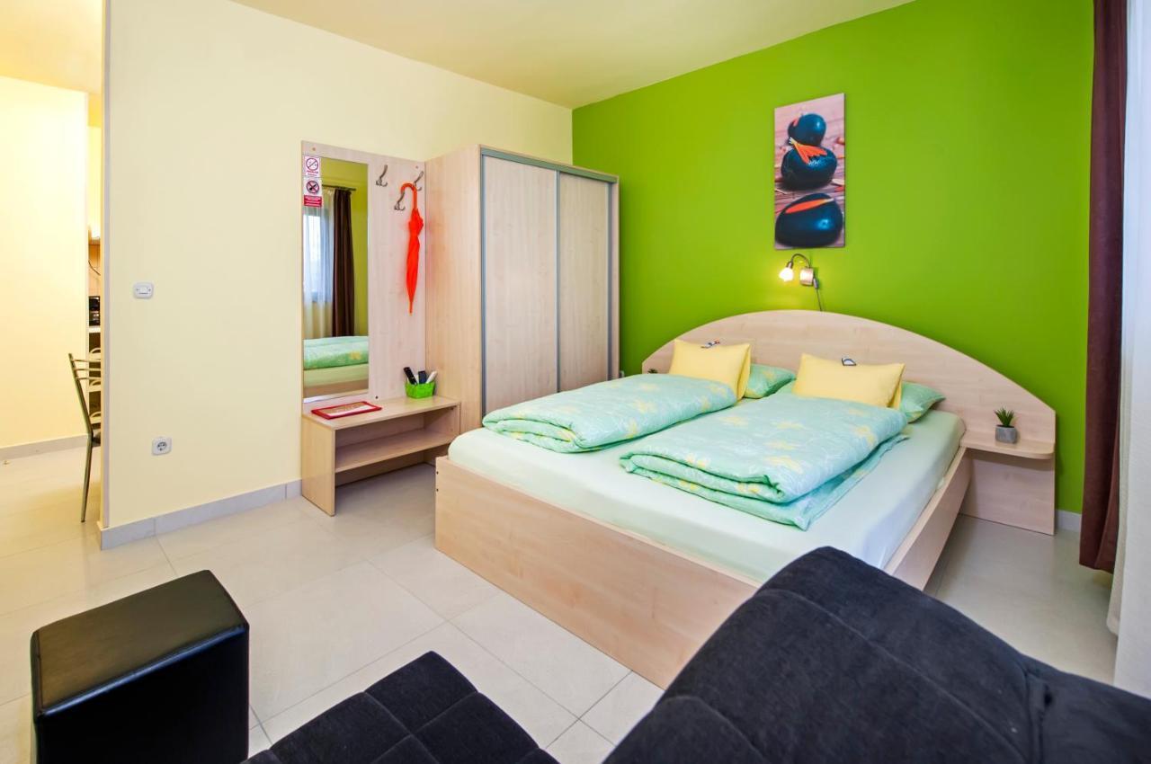 רוביני Apartments Erik B&B Adults Only מראה חיצוני תמונה