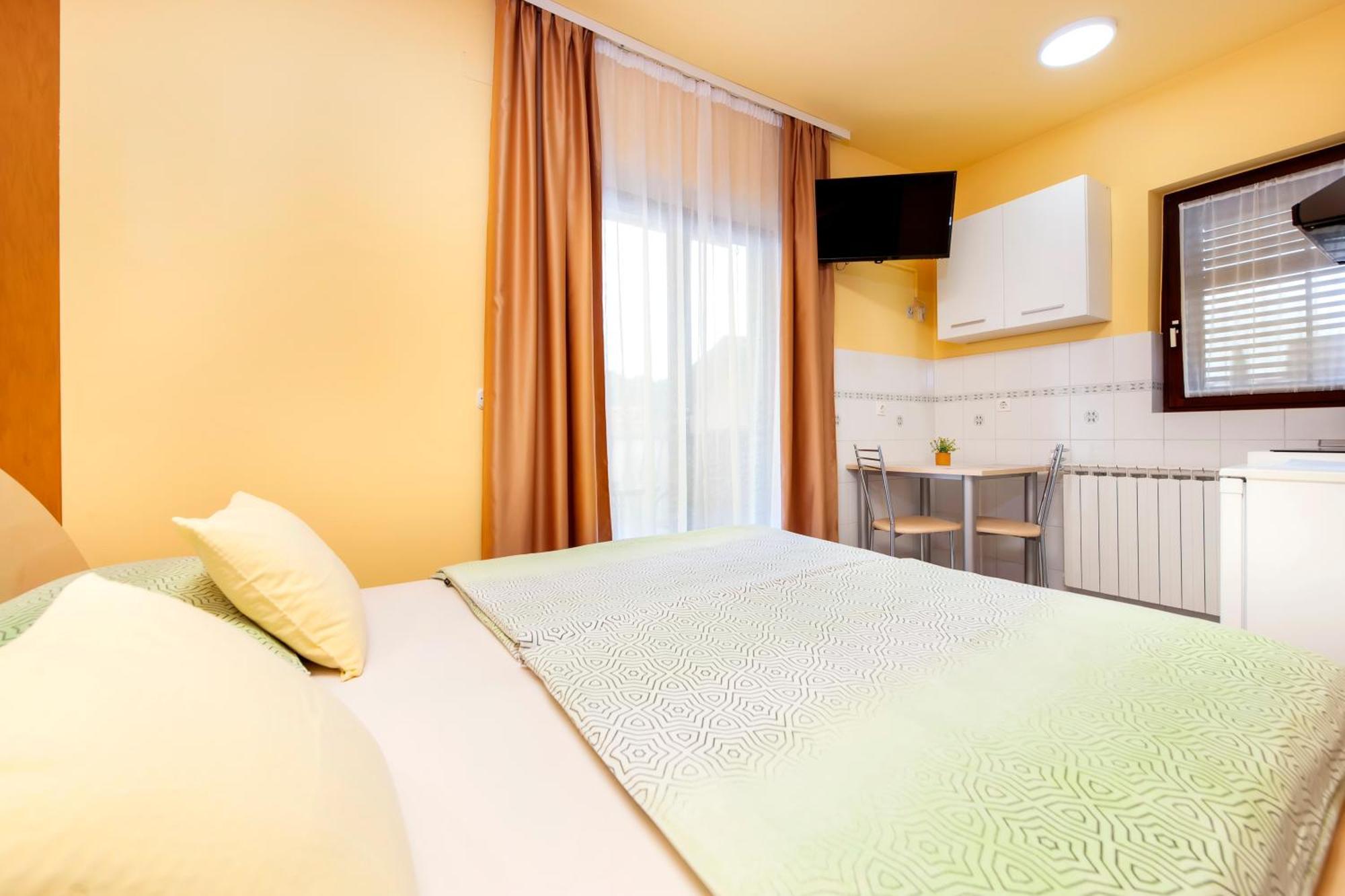 רוביני Apartments Erik B&B Adults Only מראה חיצוני תמונה
