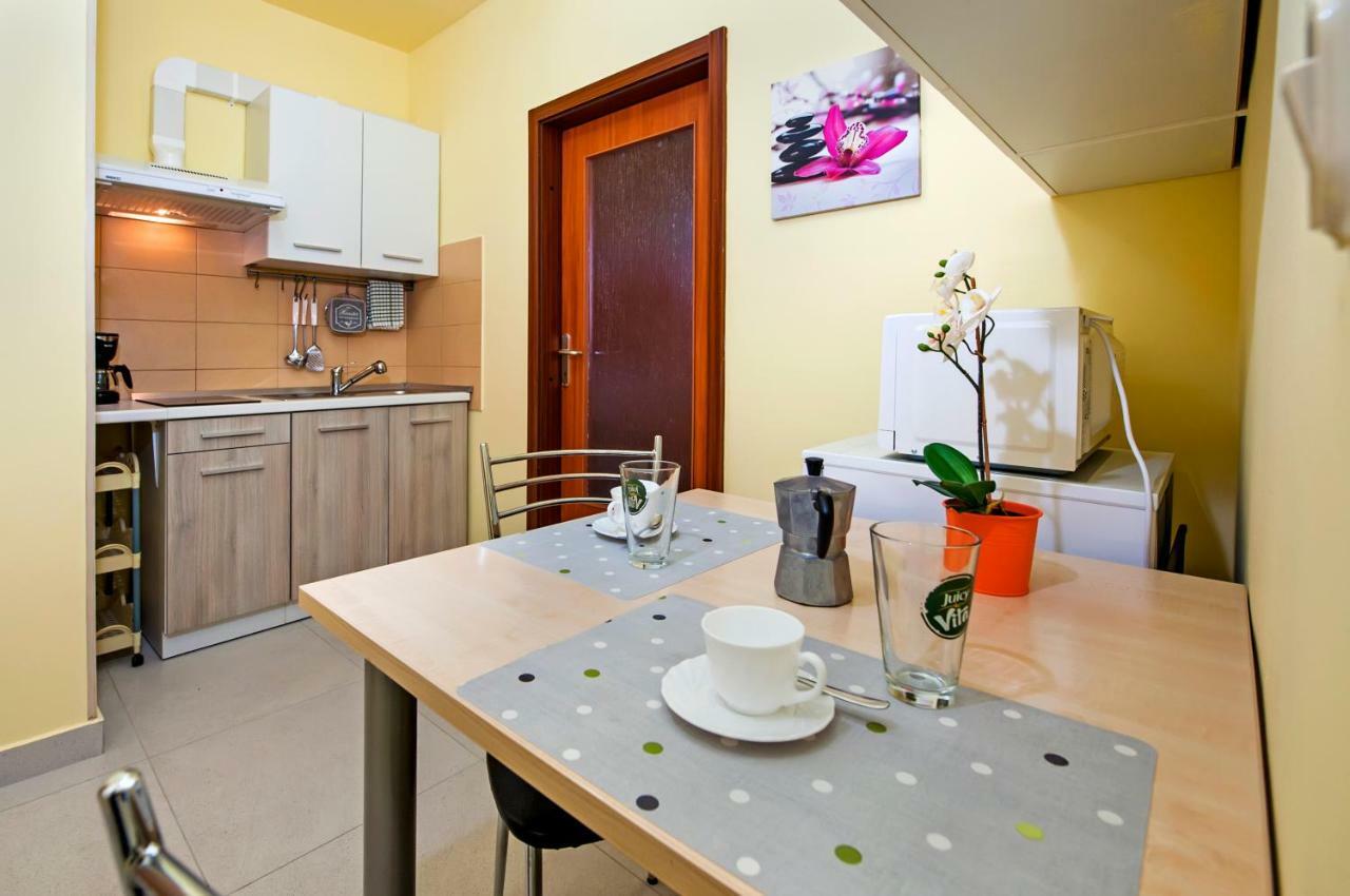 רוביני Apartments Erik B&B Adults Only מראה חיצוני תמונה